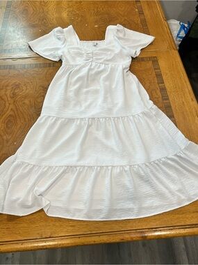 Cato White Tiered Maxi Dress with Puff Sleeves
